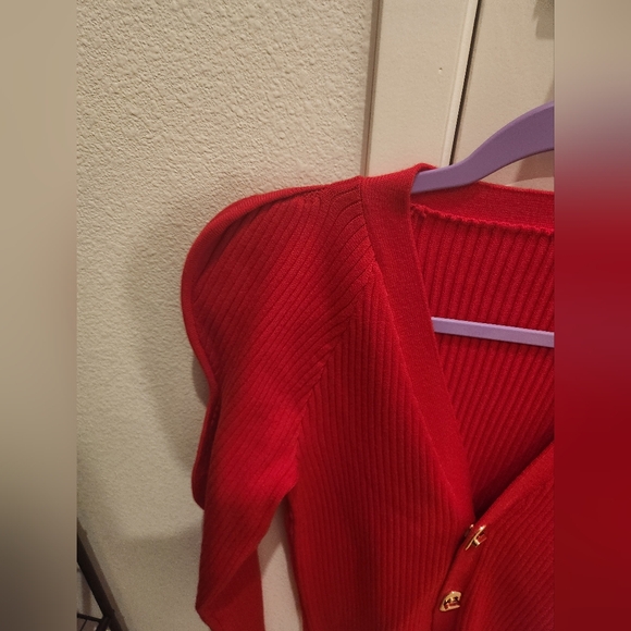 Turn Lock Wave-Sleeve Cardigan - Picture 6 of 7